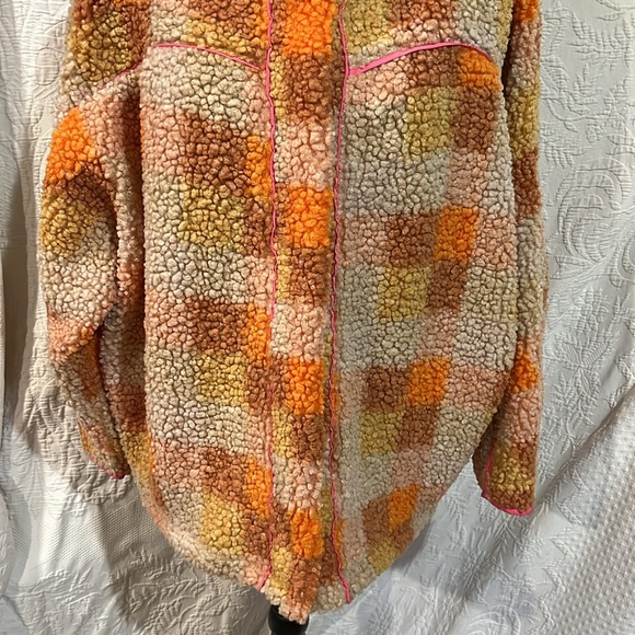 Davi & Dani Sherpa hooded jacket, size small - Picture 4 of 16